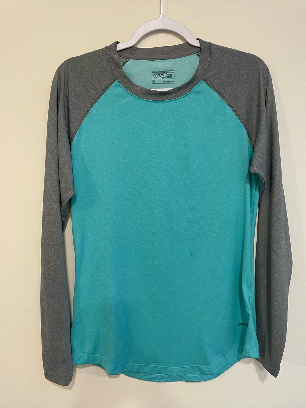 Patagonia Women's Tropic Comfort Crew Sun Shirt Teal Blue Gray Raglan M